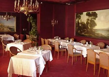 Airporthotel La Perla Szálloda 4*