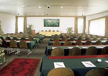 Szálloda Airporthotel La Perla
